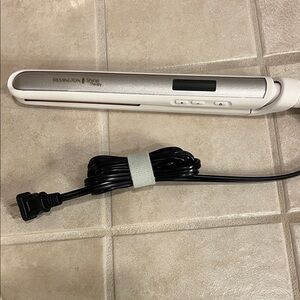 Remington Shine Therapy flat iron / straightener - excellent!